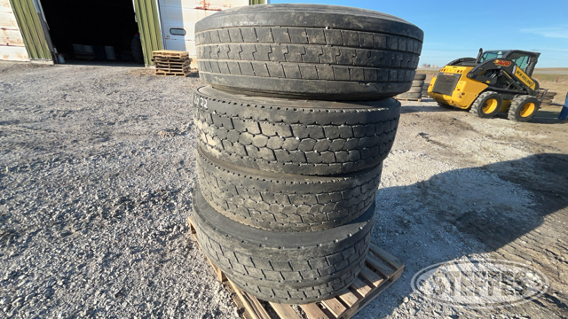 (5) 285/75R22.5 Tires