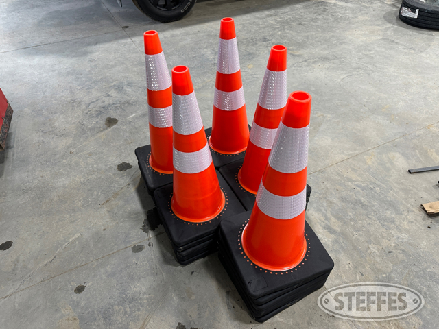 (26) Safety cones