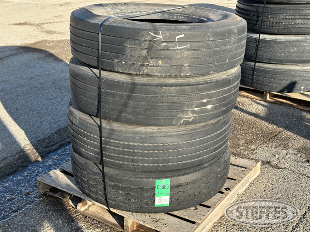 (4) 275/80R22.5 tires